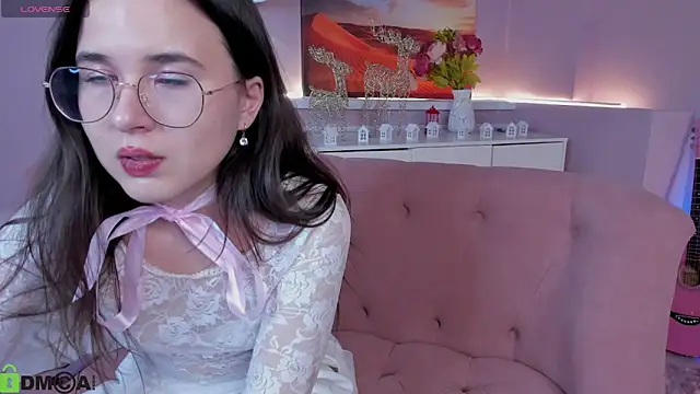 Snapshot of leylamirage chatting on 02.23.26 leylamirage online show from 02.23.26