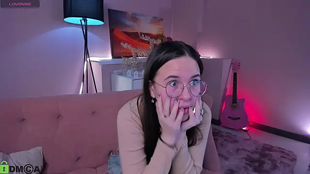 Snapshot of leylamirage chatting on 03.01.26 leylamirage online show from 03.01.26