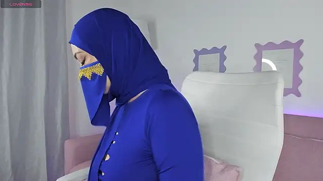 Snapshot of Layla_Sahar chatting on 02.19.26 Layla Sahar online show from 02.19.26