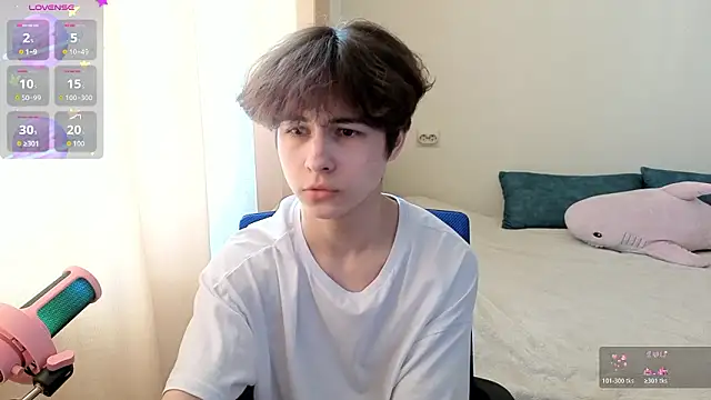 Snapshot of _LukaHayes_ chatting on 03.04.26 LukaHayes online show from 03.04.26