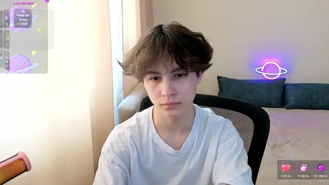  LukaHayes  online show from 04.04.26