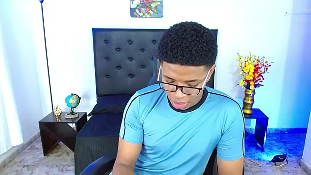 liiam3 online show from 04.08.26