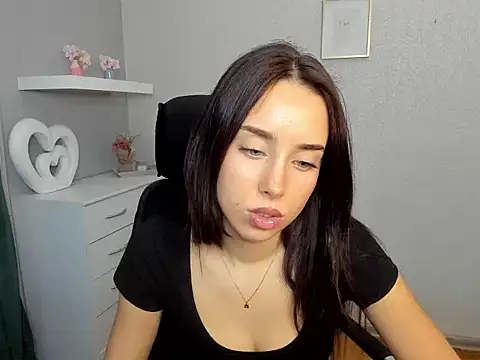 AdeleSolo online show from 02.26.26