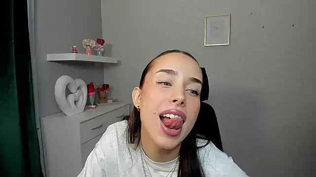 AdeleSolo online show from 04.09.26