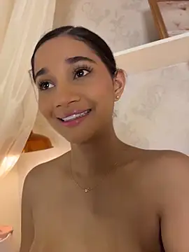 AlessiaVallmont online show from 04.17.26