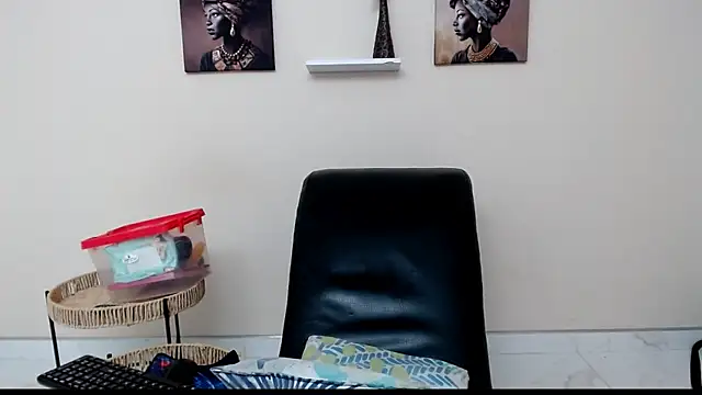 skinnysexy18 online show from 04.21.26