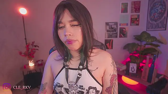 violette clerk1  online show from 04.25.26