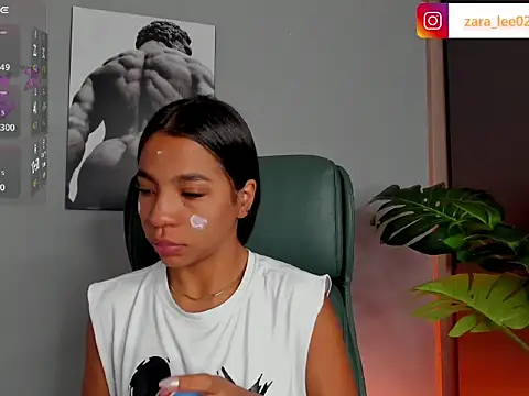 Snapshot of zara_leee chatting on 03.04.26 zara leee online show from 03.04.26