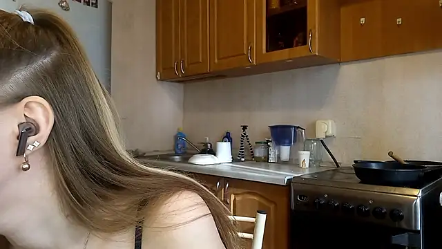 Snapshot of VictoriaDeese chatting on 02.18.26 VictoriaDeese online show from 02.18.26