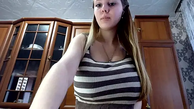 VictoriaDeese online show from 03.10.26