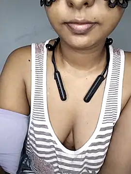 Snapshot of ASHANYA_JAYASOORIYA chatting on 05.26.26 ASHANYA JAYASOORIYA online show from 05.26.26