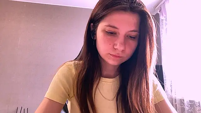 LunnaBliss online show from 04.18.26