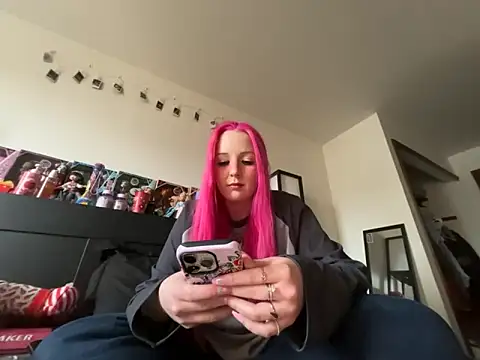 Snapshot of pinkhairfun16 chatting on 03.03.26 pinkhairfun16 online show from 03.03.26