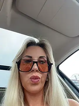 LisaMurr online show from 07.07.26