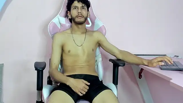 Snapshot of LuckySammer chatting on 02.19.26 LuckySammer online show from 02.19.26