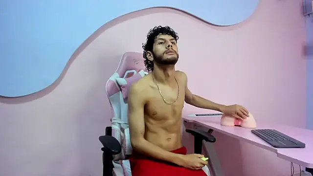 Snapshot of LuckySammer chatting on 02.23.26 LuckySammer online show from 02.23.26