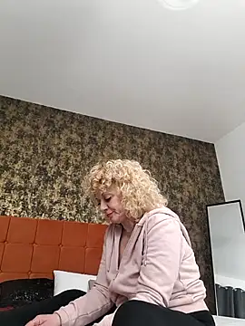 Snapshot of LaireeFelini chatting on 03.02.26 LaireeFelini online show from 03.02.26