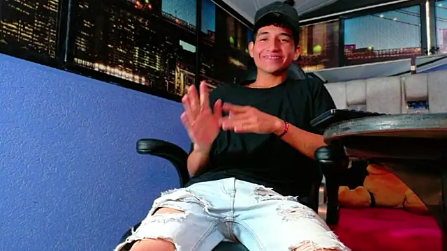 Snapshot of EstevenBrown1 chatting on 03.03.26 EstevenBrown1 online show from 03.03.26