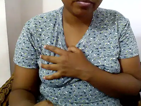 Snapshot of Angel_honeybear_143 chatting on 02.25.26 Angel honeybear 143 online show from 02.25.26