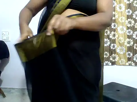 Snapshot of Angel_honeybear_143 chatting on 03.04.26 Angel honeybear 143 online show from 03.04.26