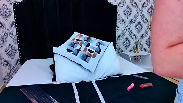 Snapshot of Danni_Night chatting on 02.25.26 Danni Night online show from 02.25.26