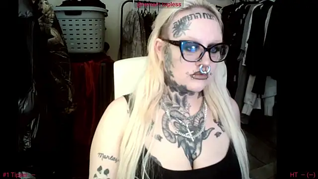Snapshot of grindhouseho chatting on 04.19.26 grindhouseho online show from 04.19.26