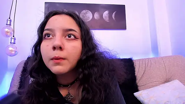 Chloe Noire online show from 03.04.26