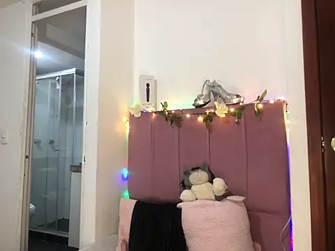 Snapshot of RebecaPalmer chatting on 02.20.26 RebecaPalmer online show from 02.20.26