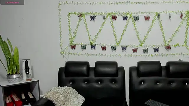 aria-voss online show from 04.13.26