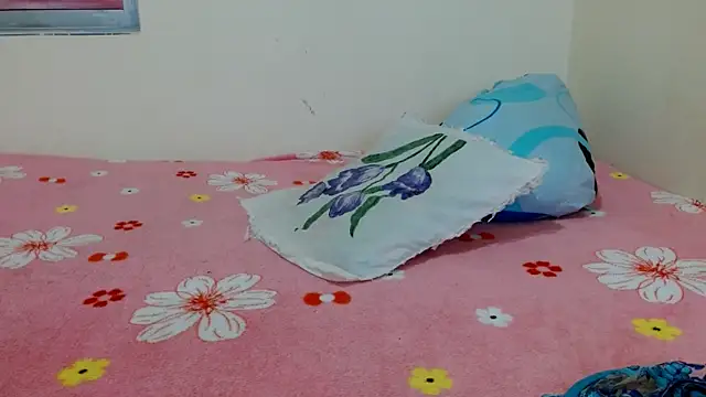 valkahot20 online show from 04.12.26