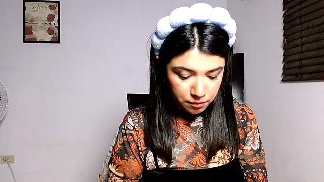MiaDiamontLatin online show from 04.22.26