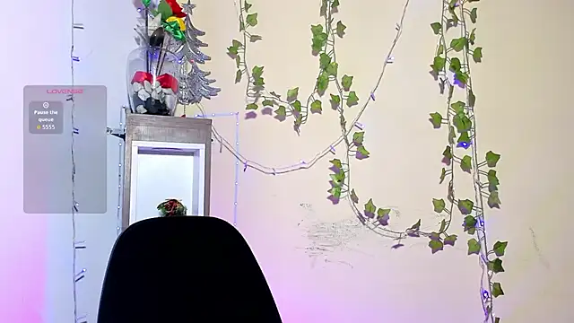 Snapshot of little__eva chatting on 05.19.26 little eva online show from 05.19.26