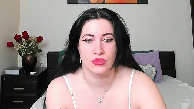 GoldenLunaa online show from 04.01.26