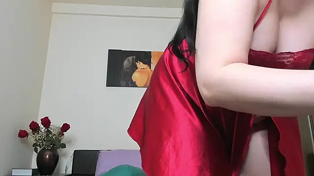 GoldenLunaa online show from 04.08.26