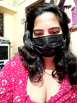 Snapshot of Sumaya-Reddy chatting on 03.02.26 Sumaya-Reddy online show from 03.02.26