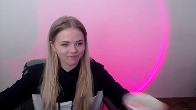 FoxiLana online show from 03.05.26