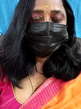 Snapshot of Raagini-Devi chatting on 02.18.26 Raagini-Devi online show from 02.18.26