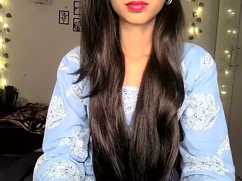 SIKSHA SINGH online show from 04.05.26