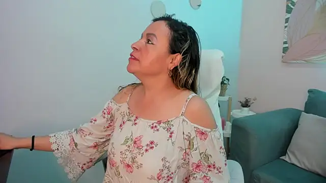 Ivonne 4 online show from 04.01.26