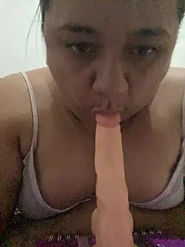 Snapshot of Melanny69x chatting on 02.28.26 Melanny69x online show from 02.28.26