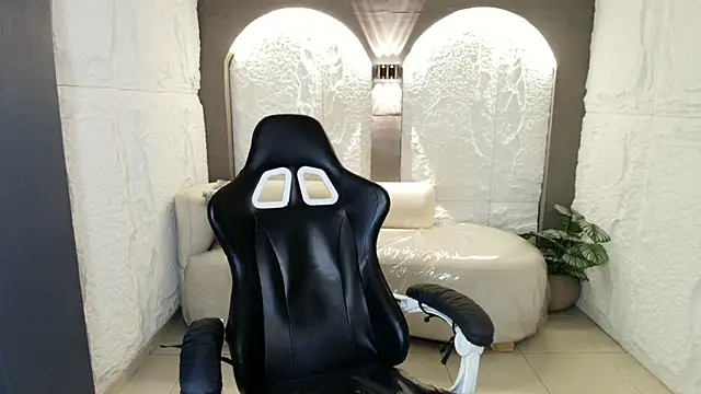 charlotte  r  online show from 04.18.26