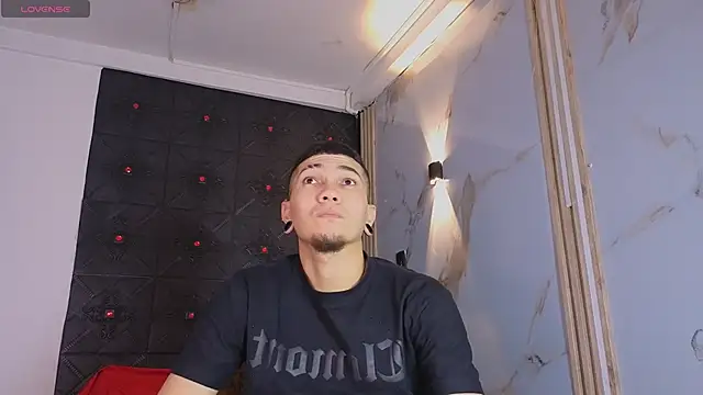 Logan and Reachel online show from 04.15.26