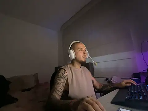 Maximo Garcia17 online show from 02.19.26