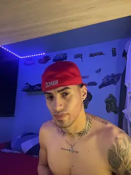 Snapshot of TOMAS_CONOR chatting on 02.20.26 TOMAS CONOR online show from 02.20.26