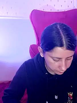 LunaDamasco online show from 04.21.26