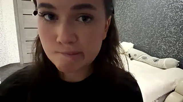 JoycelynUrion online show from 04.06.26