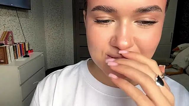 JoycelynUrion online show from 04.11.26