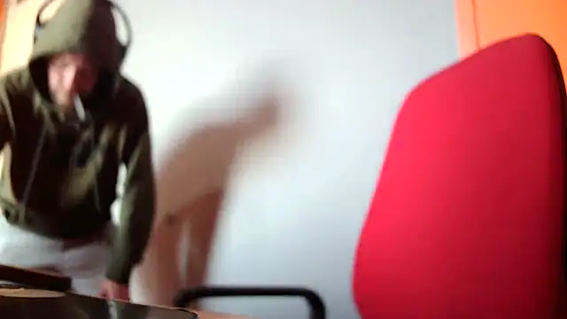 Snapshot of truble78 chatting on 03.04.26 truble78 online show from 03.04.26