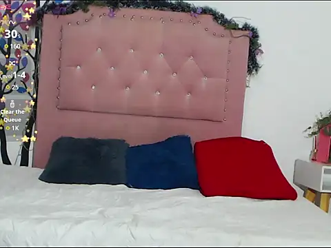 Snapshot of crissfer1 chatting on 02.24.26 crissfer1 online show from 02.24.26