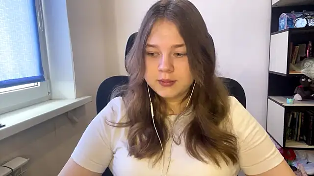 TomikoPfau online show from 03.13.26